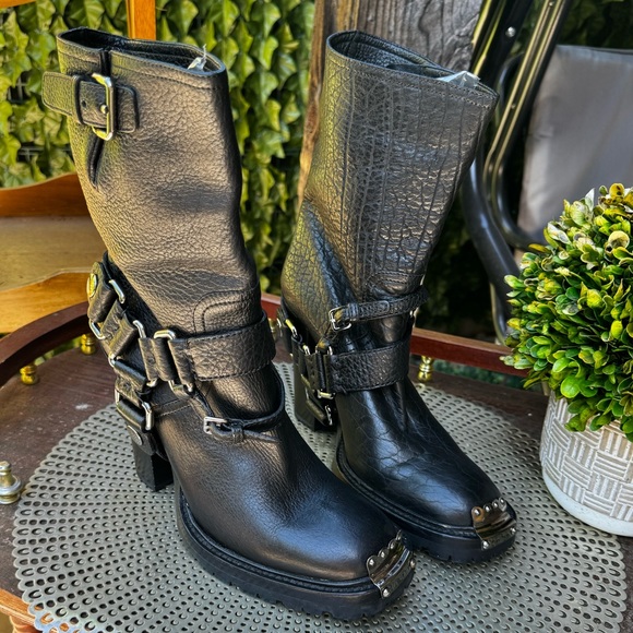 Miu Miu π» Boots π» - Picture 7 of 10